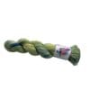 Handgeverfd super wash Merino en zijde sokkengaren, lentegroen.