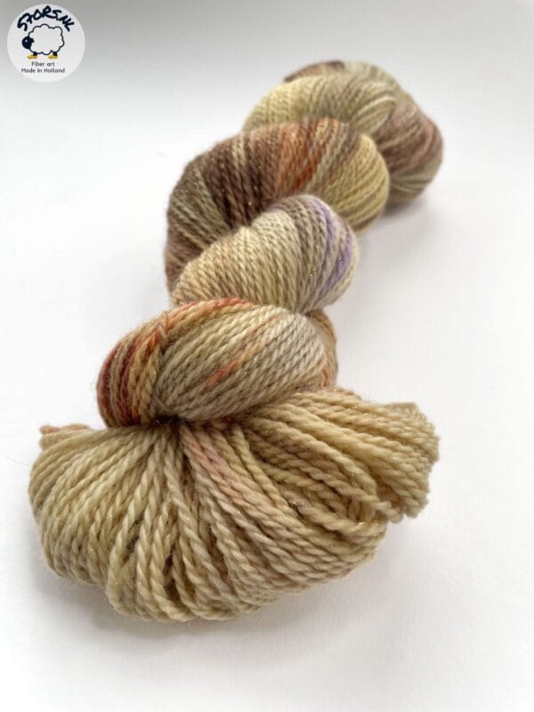 il_fullxfull.5999944101_p90w.Jpg Handgeverfd sokkengaren garen. Superwash Merino, nylon en stellina glitter. Muad'dib'.