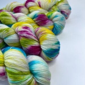 Handgeverfd superwash Merino single ply sokkengaren garen. Twister