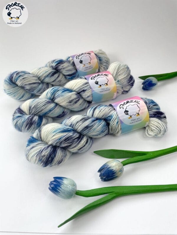Single ply Merino "Delft" - Handgeverfd