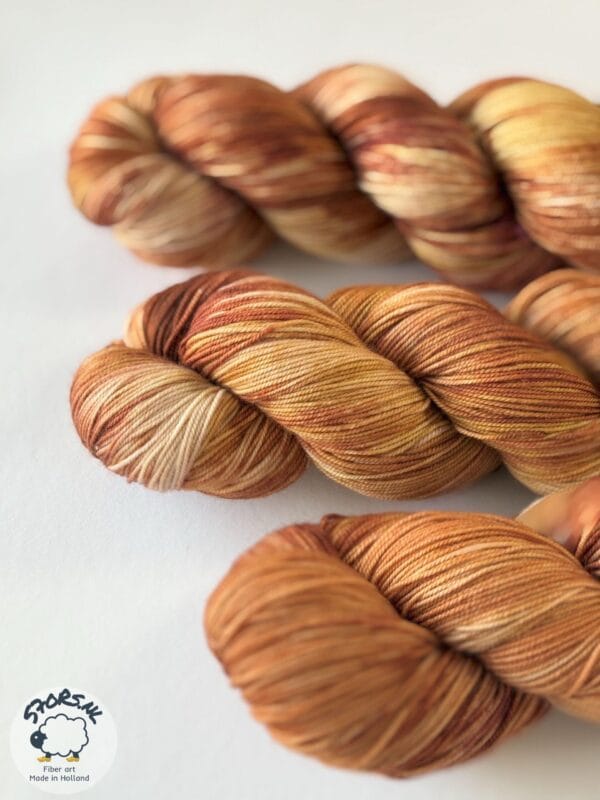 il_fullxfull.6472977392_qrr1.Jpg Handgeverfd Merino/Nylon garen "I like my sugar with coffee and cream".