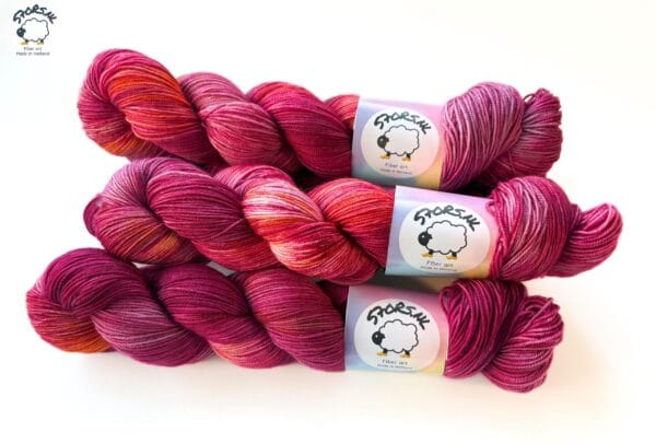 il_fullxfull.6586611115_eqg0.Jpg GlüHwein - Dark Red Hand-Dyed Merino/Nylon Yarn