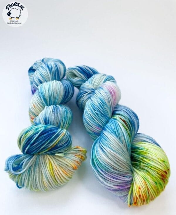 il_fullxfull.6884184289_d5q6.Jpg Summersky - Handgeverfd Merino garen
