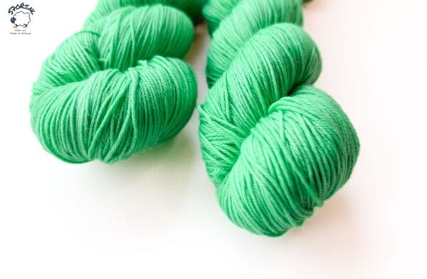 Spearmint - Hand-dyed merino yarn in fresh green