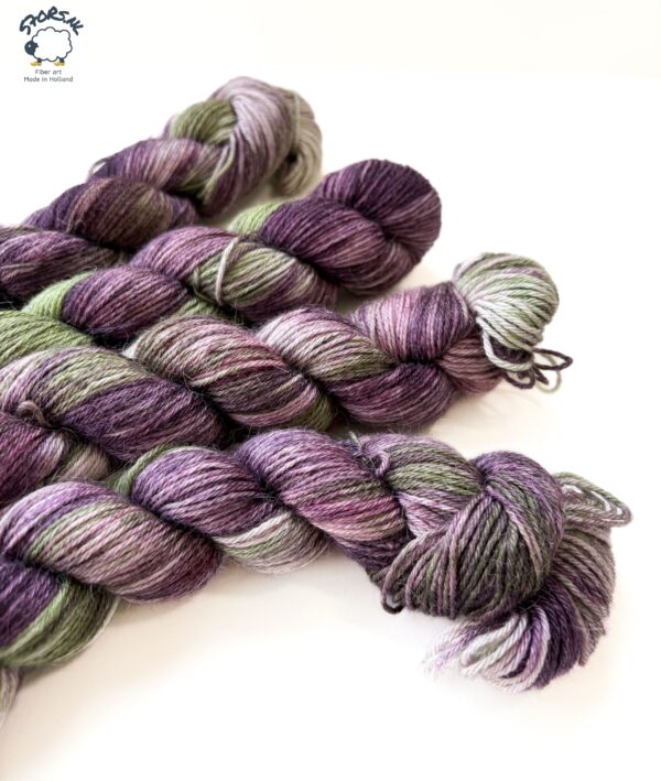 35c5df2f-5e6a-414e-b4ba-69155b6e0ca8 Aubergine Salad – superzacht sock weight garen