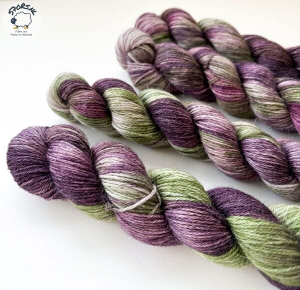 4f03e5f8-47a0-4030-b4ba-c9362d5d42fe Aubergine Salad – superzacht sock weight garen