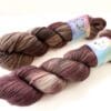 516cc2ec-16f7-4876-8c15-191dafd6a807 Brownie – handgeverfd merinogaren met glitter