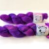 5FF495E1-D07A-4BFB-AA75-B53D4A3DF217 3 kleine schaapjes paars – merino-alpaca sokgaren