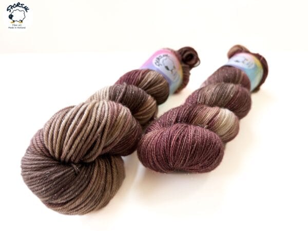 70770053-79ec-42ad-9a95-e07a0ff99e48 Brownie – handgeverfd merinogaren met glitter