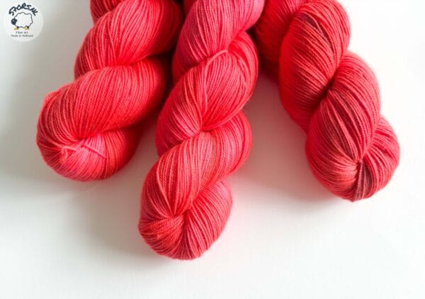 3A424B0F-595F-4EB0-A288-D7FE768C3E46 Neon Red – Hand-dyed Yarn Full of Fiery Red Hues