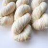 Ongeverfd – Naturel garen met neon confetti neps