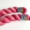 Purk – Handgeverfd roze garen vol vrolijkheid en zachtheid