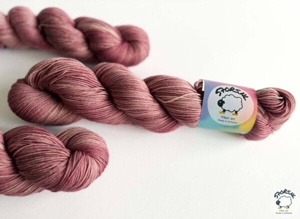 Mauve – Oudroze handgeverfd garen met Franse flair