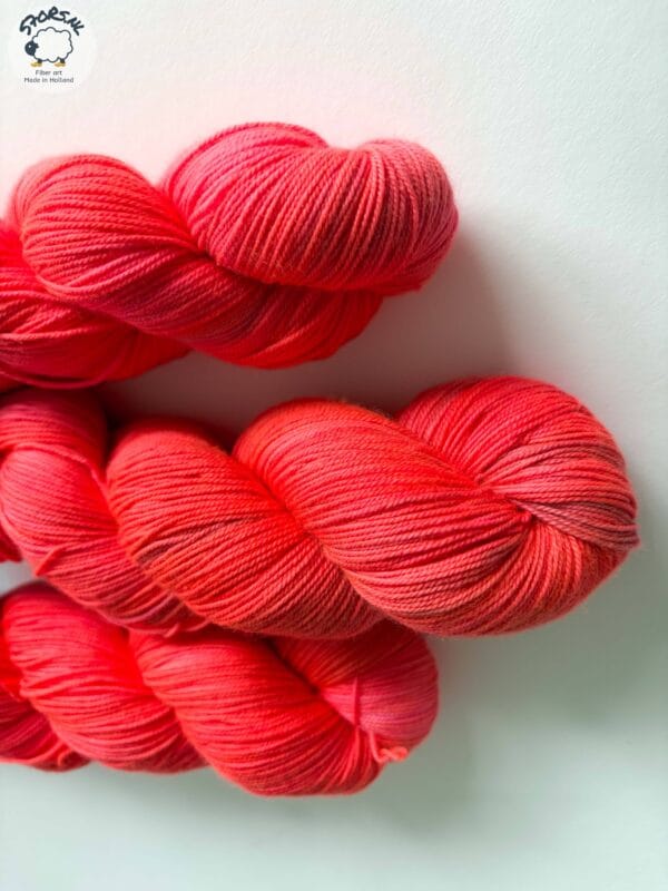 881E9965-7CF5-4FA8-AEBB-8A6063C8D990 Neon Red – Hand-dyed Yarn Full of Fiery Red Hues